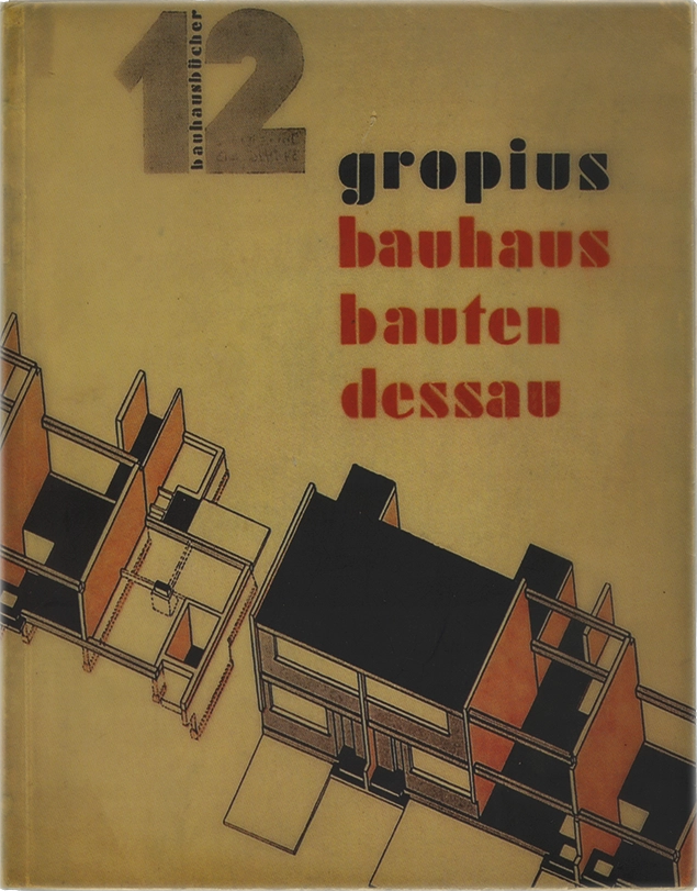 Bauhausbücher n. 12, Walter Gropius, Laszlo Moholy-Nagy, N. 12 - 1930, Il dodicesimo volume della serie Bauhausbücher, intitolato Bauhaus Buildings Dessau e scritto da Walter Gropius, mette in luce l'architettura innovativa che ha segnato il movimento Bauhaus. Pubblicato nel 1930, il libro si focalizza sugli edifici iconici progettati da Gropius a Dessau, in Germania, dove la scuola Bauhaus si trasferì nel 1925. Tra queste strutture spicca la celebre sede della scuola Bauhaus di Dessau, acclamata per il suo design funzionale e minimalista che incarnava i principi del modernismo, unendo arte, tecnologia e industria.