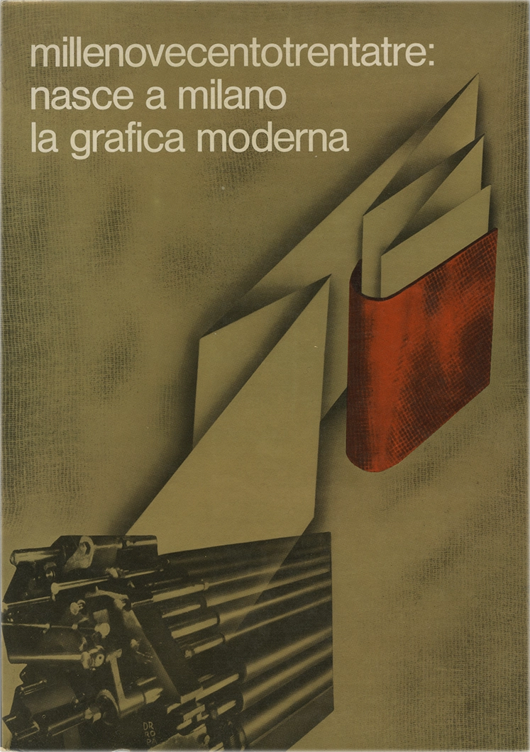Millenovecentotrentatre: nasce a Milano la grafica moderna, Di Carlo Dradi, Ufficio stampa del Comune di Milano, 1973, Comune di Milano. Pubblicazione che analizza l’emergere della grafica moderna in Italia a partire dal 1933, con particolare riferimento al contesto milanese. Il volume documenta il passaggio da modelli decorativi tradizionali a linguaggi visivi razionali e funzionali, esaminando il contributo di grafici, architetti e istituzioni nella definizione di una nuova identità visiva moderna.